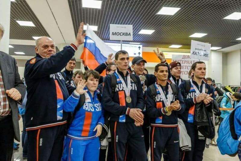 Российская сборная команда привезла в Москву 44 золотых медали Всемирных зимних специальных олимпийских игр 